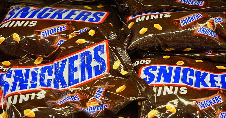 ক্যান্সার রোগের কারণ হিসেবে Snickers চকলেট 'নিষিদ্ধ' করা হয়েছে?